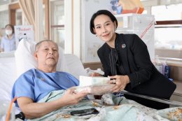 คุณปู ปริศนา กล่ำพินิจ คุณใหม่ เจริญปุระ ร่วมส่งต่อของขวัญจากใจ ความห่วงใย และเติมพลังใจให้วีรบุรุษทหารผ่านศึก ผู้เสียสละเพื่อแผ่นดิน ️