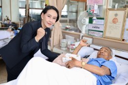 คุณปู ปริศนา กล่ำพินิจ คุณใหม่ เจริญปุระ ร่วมส่งต่อของขวัญจากใจ ความห่วงใย และเติมพลังใจให้วีรบุรุษทหารผ่านศึก ผู้เสียสละเพื่อแผ่นดิน ️