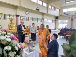 แพทย์หญิงเอินฟ้า ณ นคร รองผู้อำนวยการโรงพยาบาลทหารผ่านศึก (ฝ่ายบริหาร) เข้าร่วมงานฌาปนกิจ จ.ส.อ.ศักดิ์ดา เดชเมืองปักษ์ ซึ่งเป็นทหารผ่านศึกพักรักษาตัว โรงพยาบาลทหารผ่านศึก