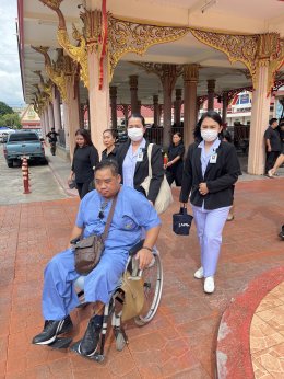 แพทย์หญิงเอินฟ้า ณ นคร รองผู้อำนวยการโรงพยาบาลทหารผ่านศึก (ฝ่ายบริหาร) เข้าร่วมงานฌาปนกิจ จ.ส.อ.ศักดิ์ดา เดชเมืองปักษ์ ซึ่งเป็นทหารผ่านศึกพักรักษาตัว โรงพยาบาลทหารผ่านศึก
