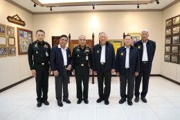 พลเอก วินัย ภัททิยกุล นายกสมาคมนายทหารนอกประจำการ และคณะ เข้าพบ พลเอก กานต์นาท นิกรยานนท์ ผู้อำนวยการองค์การสงเคราะห์ทหารผ่านศึก