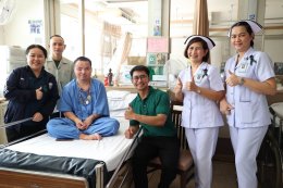 แพทย์หญิงจิตติมา ปรีชา ผู้อำนวยการโรงพยาบาลทหารผ่านศึก ให้การต้อนรับ คุณอนุวัต เฟื่องทองแดง ผู้ประกาศข่าวช่อง One 31 และเจ้าของเพจ อนุวัต จัดให้ ถ่ายทำสกู๊ปพิเศษสัมภาษณ์ทหารผ่านศึก