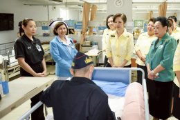 คุณศศิธร มะละคำ นายกสมาคมภริยาข้าราชการสำนักงานปลัดกระทรวงกลาโหม และคณะ เข้าเยี่ยมบำรุงขวัญ พร้อมมอบสิ่งของและเวชภัณฑ์ให้แก่ทหารผ่านศึกที่ได้รับบาดเจ็บจากการปฏิบัติหน้าที่ ซึ่งพักรักษาตัวอยู่ที่โรงพยาบาลทหารผ่านศึก