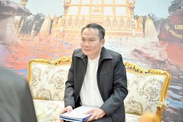 พลเอก พจน์ เอมพันธุ์ ที่ปรึกษาผู้อำนวยการองค์การสงเคราะห์ทหารผ่านศึก และคณะทำงานการออกหน่วยกายอุปกรณ์เคลื่อนที่ เข้าพบ นายณรงค์ เทพเสนา ผู้ว่าราชการจังหวัดอุบลราชธานี ณ ศาลากลางจังหวัดอุบลราชธานี 