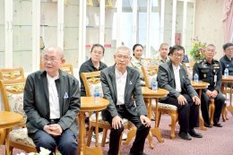 พลเอก พจน์ เอมพันธุ์ ที่ปรึกษาผู้อำนวยการองค์การสงเคราะห์ทหารผ่านศึก และคณะทำงานการออกหน่วยกายอุปกรณ์เคลื่อนที่ เข้าพบ นายณรงค์ เทพเสนา ผู้ว่าราชการจังหวัดอุบลราชธานี ณ ศาลากลางจังหวัดอุบลราชธานี 