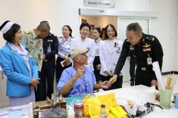 ปลัดกระทรวงกลาโหม และผู้แทนเหล่าทัพ เยี่ยมเยียนพร้อมมอบเงินบำรุงขวัญให้แก่ทหารผ่านศึกที่ได้รับบาดเจ็บจากการปฏิบัติหน้าที่