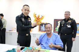 ปลัดกระทรวงกลาโหม และผู้แทนเหล่าทัพ เยี่ยมเยียนพร้อมมอบเงินบำรุงขวัญให้แก่ทหารผ่านศึกที่ได้รับบาดเจ็บจากการปฏิบัติหน้าที่