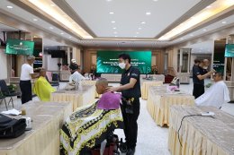 สมาคมช่างผมเสริมสวยแห่งประเทศไทย จัดกิจกรรมจิตอาสา ให้บริการตัดผมฟรีแก่ทหารผ่านศึก ครอบครัวทหารผ่านศึก บุคลากรทางการแพทย์ของโรงพยาบาลทหารผ่านศึก 