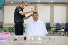 สมาคมช่างผมเสริมสวยแห่งประเทศไทย จัดกิจกรรมจิตอาสา ให้บริการตัดผมฟรีแก่ทหารผ่านศึก ครอบครัวทหารผ่านศึก บุคลากรทางการแพทย์ของโรงพยาบาลทหารผ่านศึก 