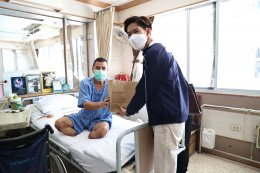 พลตรี เสริม ภู่หิรัญ รองประธานฝ่ายประชาสัมพันธ์ มูลนิธิสงเคราะห์ครอบครัวทหารผ่านศึก ในพระราชูปถัมภ์ สมเด็จพระศรีนครินทราบรมราชชนนี (มสคท.) เป็นหัวหน้าคณะนำคณะเยาวชนจาก Seed Thailand เข้าเยี่ยมและมอบเครื่องอุปโภค บริโภค ให้แก่ผู้ป่วยทหารผ่านศึก 