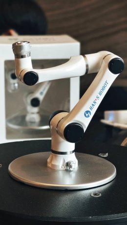 MVT-Showcases Robotics at the 3rd International NEV Summit SEA