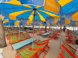 Umbrella Media-Biore UV Extreme