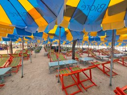 Umbrella Media-Biore UV Extreme