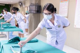 นักเรียนพนักงานผู้ช่วยพยาบาล เดอะแคร์การบริบาลรุ่นที่ 40 สอบวัดผลภาคทักษะก่อนออกฝึกภาคปฎิบัติ ( The Care Skill Day )
