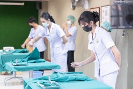 นักเรียนพนักงานผู้ช่วยพยาบาล เดอะแคร์การบริบาลรุ่นที่ 40 สอบวัดผลภาคทักษะก่อนออกฝึกภาคปฎิบัติ ( The Care Skill Day )