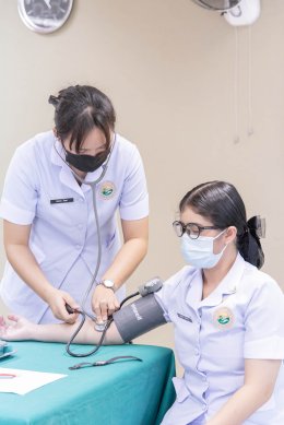 นักเรียนพนักงานผู้ช่วยพยาบาล เดอะแคร์การบริบาลรุ่นที่ 40 สอบวัดผลภาคทักษะก่อนออกฝึกภาคปฎิบัติ ( The Care Skill Day )
