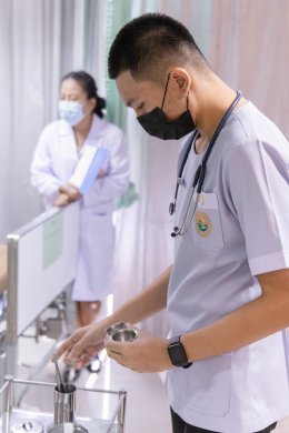 นักเรียนพนักงานผู้ช่วยพยาบาล เดอะแคร์การบริบาลรุ่นที่ 40 สอบวัดผลภาคทักษะก่อนออกฝึกภาคปฎิบัติ ( The Care Skill Day )