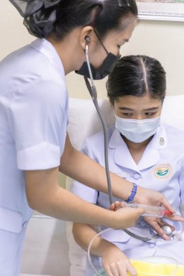 นักเรียนพนักงานผู้ช่วยพยาบาล เดอะแคร์การบริบาลรุ่นที่ 40 สอบวัดผลภาคทักษะก่อนออกฝึกภาคปฎิบัติ ( The Care Skill Day )