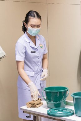 นักเรียนพนักงานผู้ช่วยพยาบาล เดอะแคร์การบริบาลรุ่นที่ 40 สอบวัดผลภาคทักษะก่อนออกฝึกภาคปฎิบัติ ( The Care Skill Day )