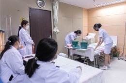 นักเรียนพนักงานผู้ช่วยพยาบาล เดอะแคร์การบริบาลรุ่นที่ 40 สอบวัดผลภาคทักษะก่อนออกฝึกภาคปฎิบัติ ( The Care Skill Day )