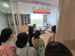 ต้อนรับ ผศ.ดร.นุสรา ประเสริฐศรี ผู้อำนวยการวิทยาลัยพยาบาลบรมราชชนนี สรรพสิทธิประสงค์ พร้อมคณะอาจารย์และนักศึกษาพยาบาลชั้นปีที่ 4 ในโอกาสเยี่ยมชมศูนย์ iCare Wellness