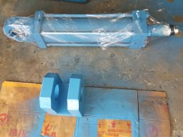 HYDRAULIC CYLINDER