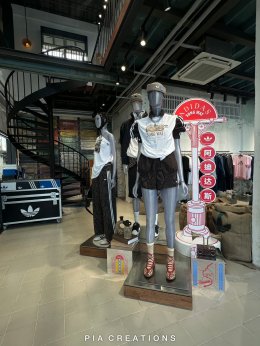 adidas Originals Flagship Store : ทรงวาด