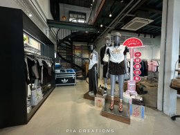 adidas Originals Flagship Store : ทรงวาด