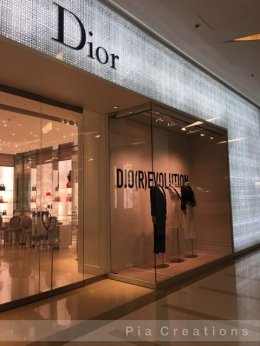 Dior Summer 2017 - Graphic Words & Art Gallery