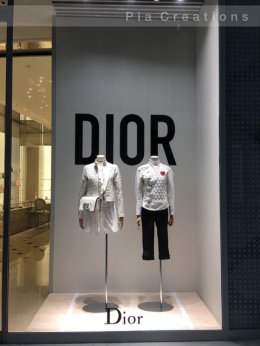 Dior Summer 2017 - Graphic Words & Art Gallery