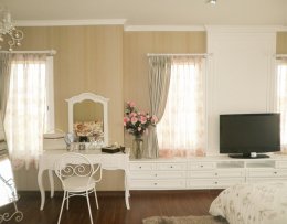 Curtain & Wallpapers