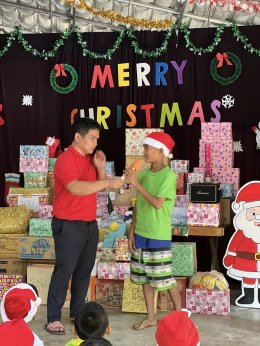 Merry Christmas วันที่ 25 ธันวาคมของทุกปีที่โรงเรียนหมู่บ้านเด็ก