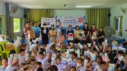เดินทางมอบหนังสือแก่ 11 โรงเรียน จังหวัดสุพรรณบุรี