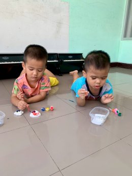 เรามารู้จักตัวเลขและนับเลขไปด้วยกันเถอะค่ะ