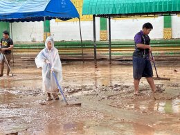 โรงเรียนหมู่บ้านเด็กร่วมทำความสะอาด โรงเรียนพระปริยัติธรรมประสพภัยน้ำท่วมจังหวัดน่าน