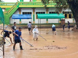 โรงเรียนหมู่บ้านเด็กร่วมทำความสะอาด โรงเรียนพระปริยัติธรรมประสพภัยน้ำท่วมจังหวัดน่าน
