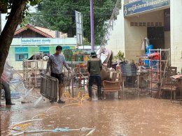 โรงเรียนหมู่บ้านเด็กร่วมทำความสะอาด โรงเรียนพระปริยัติธรรมประสพภัยน้ำท่วมจังหวัดน่าน