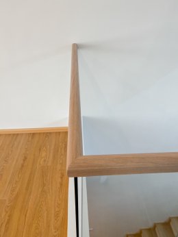 ผลงานติดตั้งฟิล์มลายไม้ บนราวบันได