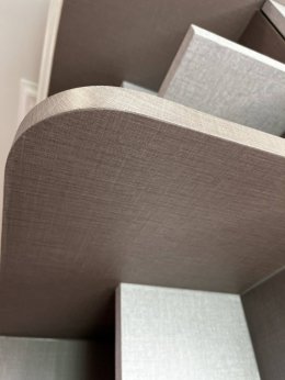 วัสดุปิดผิวลายผ้า (interior film) นำมาหุ้มทับตู้เสื้อผ้าเดิม