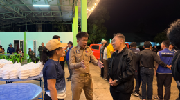 บริษัท ยงคอนกรีต จำกัด (มหาชน) ผนึกกำลัง สภาอุตสาหกรรมจังหวัดกาญจนบุรี ลงพื้นที่ส่งมอบถุงยังชีพบรรเทาทุกข์ผู้ประสบอุทกภัย