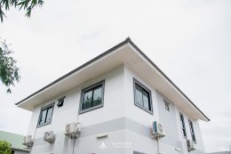 บ้านทรงจั่วผสมปั้นหยาสไตล์โมเดิร์น HB02