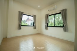 บ้านทรงจั่วผสมปั้นหยาสไตล์โมเดิร์น HB02