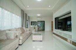 บ้านทรงจั่วผสมปั้นหยาสไตล์โมเดิร์น HB02