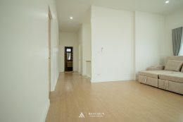 บ้านทรงจั่วผสมปั้นหยาสไตล์โมเดิร์น HB02