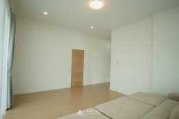 บ้านทรงจั่วผสมปั้นหยาสไตล์โมเดิร์น HB02