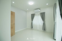 บ้านทรงจั่วผสมปั้นหยาสไตล์โมเดิร์น HB02