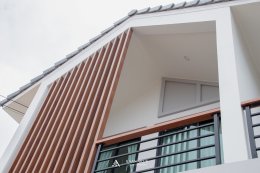 บ้านทรงจั่วผสมปั้นหยาสไตล์โมเดิร์น HB02