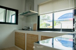 บ้านทรงจั่วผสมปั้นหยาสไตล์โมเดิร์น HB02