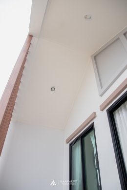 บ้านทรงจั่วผสมปั้นหยาสไตล์โมเดิร์น HB02