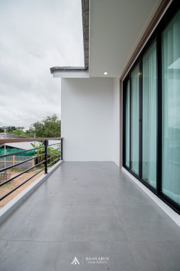 บ้านทรงจั่วผสมปั้นหยาสไตล์โมเดิร์น HB02